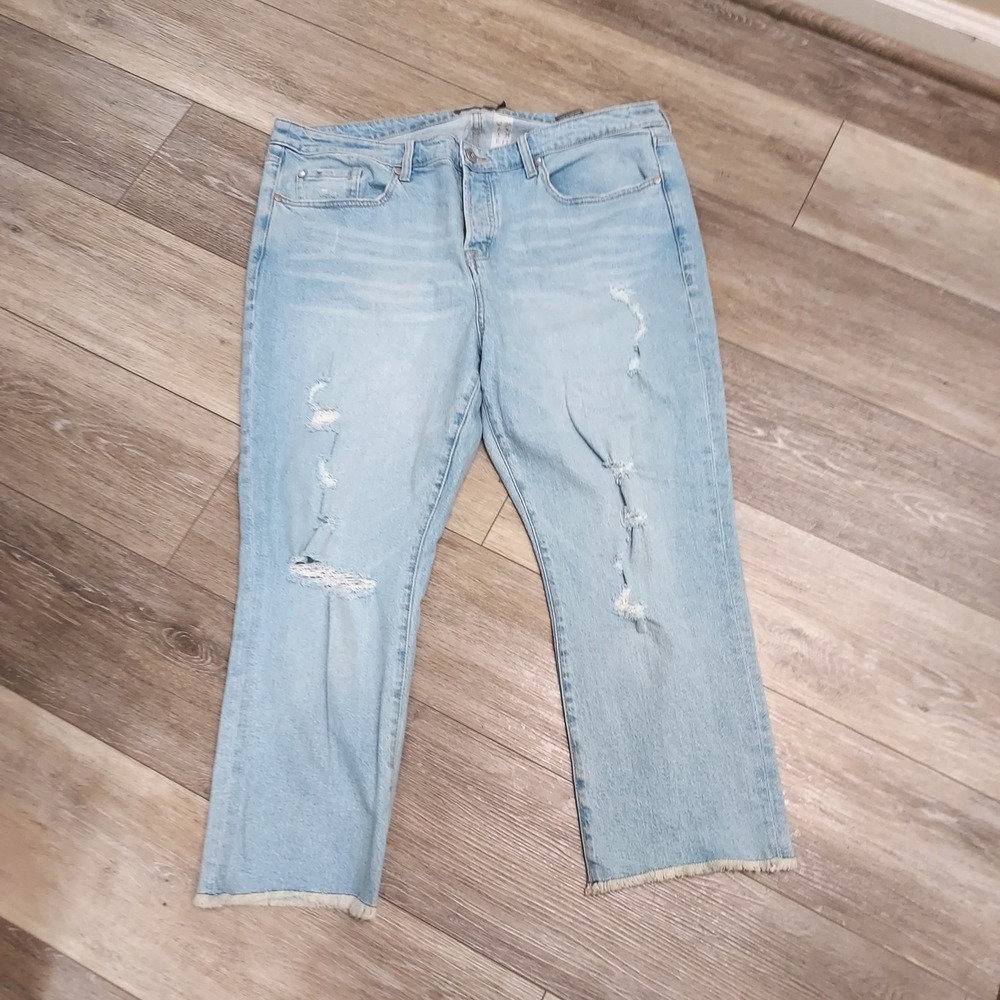 Torrid Boyfriend Jeans Women 18S Light Wash Distressed Raw Hem Crop Petite Denim